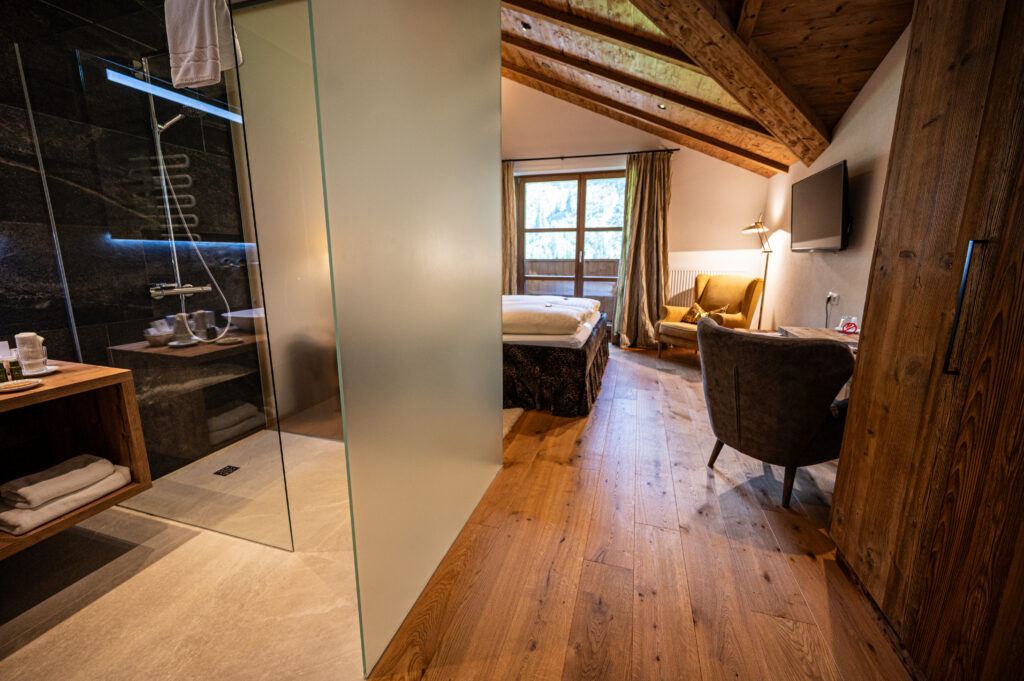 Wohnbereich im Doppelzimmer im Hotel Hotel Hartenfels bei Lech