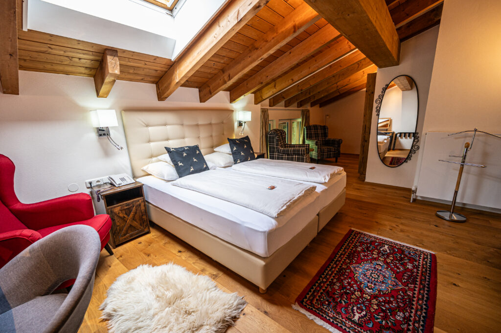 Schlafbereich im Apartment de luxe im Hotel Hartenfels in Zug bei Lech